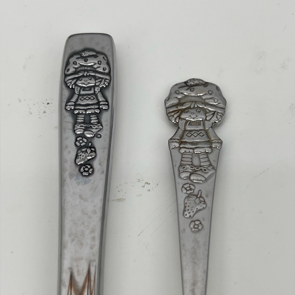 1982 Oneida Strawberry Shortcake Children's Stainles Steel Fork and Knife - Picture 2 of 5